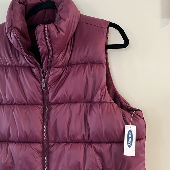 Old Navy Puffer Jacket Vest NWT - Picture 2 of 6